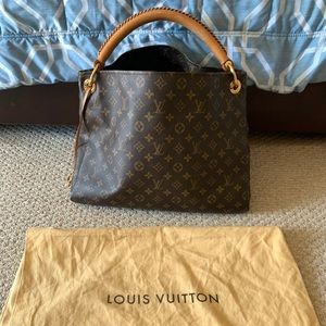 Louis Vuitton Artsy MM